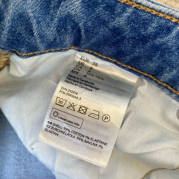 H&M | Light Jeans - Picture 5 of 7
